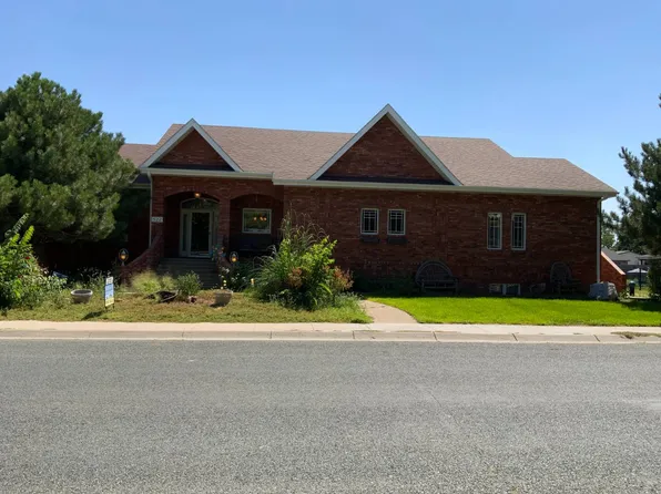 522 E 26th St, Scottsbluff, NE 69361