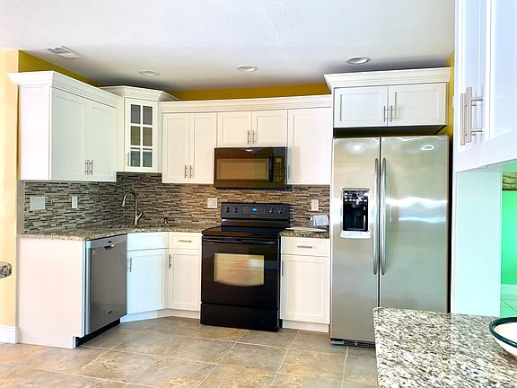 3rd image of 1018 SE Proctor Ln