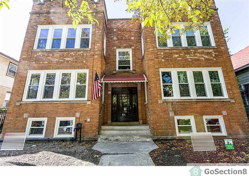 1st image of 4132 N Francisco Ave #2