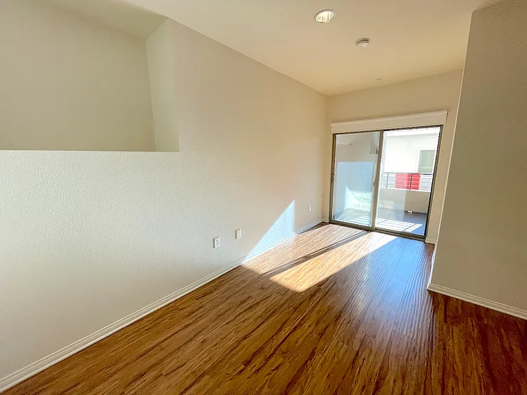 5827 Carlton Way #203 — Photo 12
