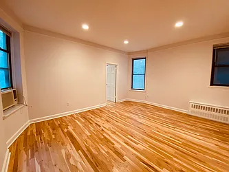 Rented by Metropolis Real Estate of Manhattan