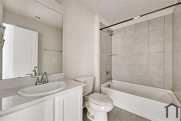 5913 Hopkins Dr — Photo 7