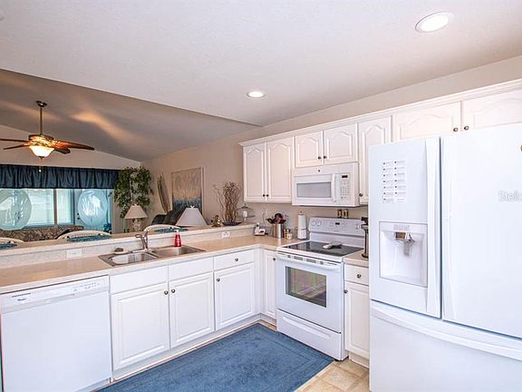 5th image of 263 Lake Suzanne Dr