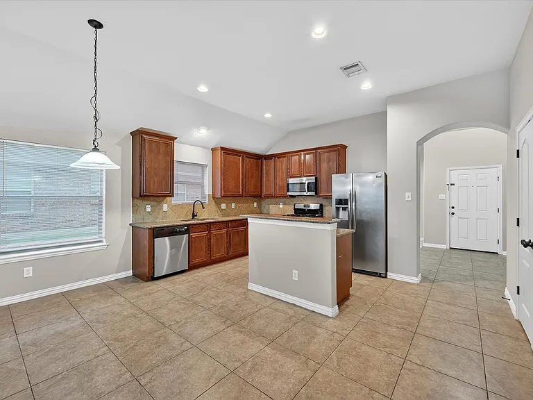 8204 Tierra Del Sol Rd — Photo 4