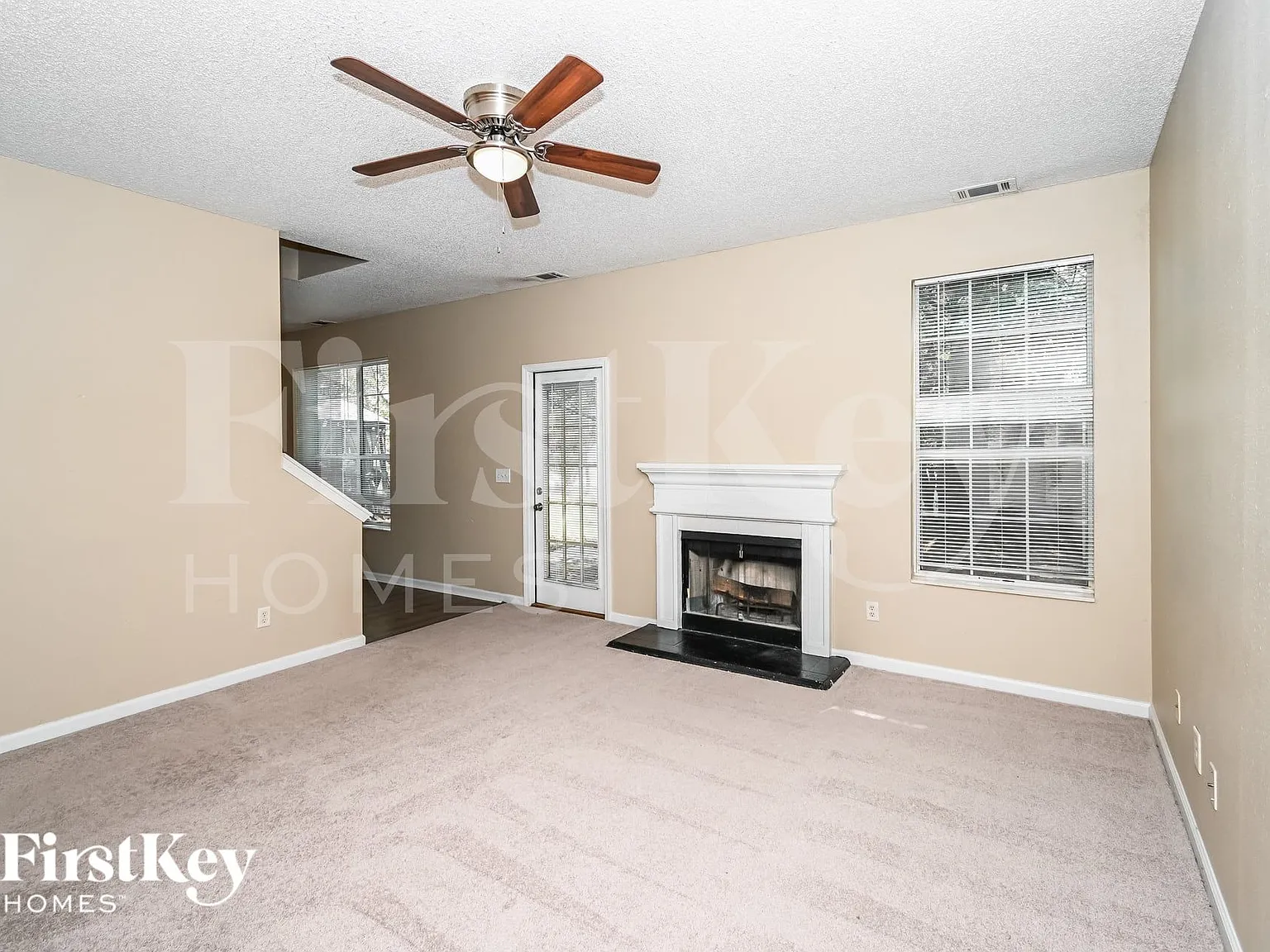 3 bed, 2.5 bath, 1812 sqft, $2,255 — Photo 2