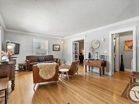 4th image of 2620 Highwood Dr