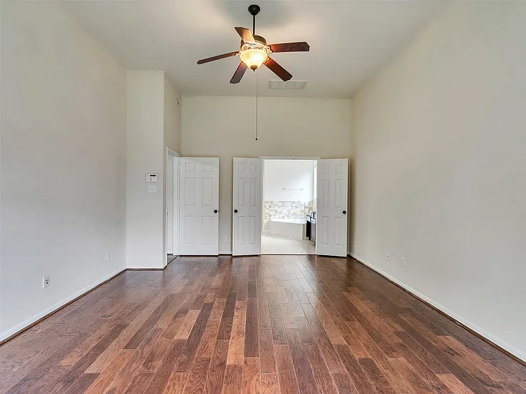 28006 Hollyfare Dr — Photo 19