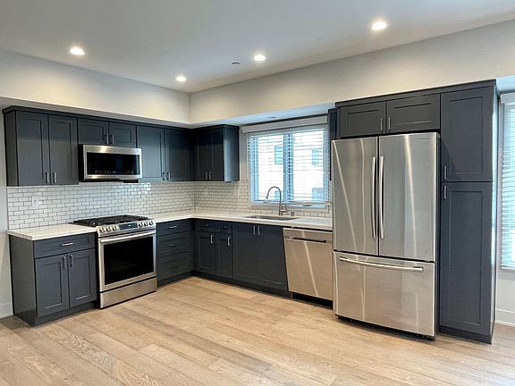 5th image of 137 S Wilson Ave Unit 302