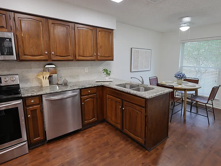 13329 Fall Manor Dr — Photo 4