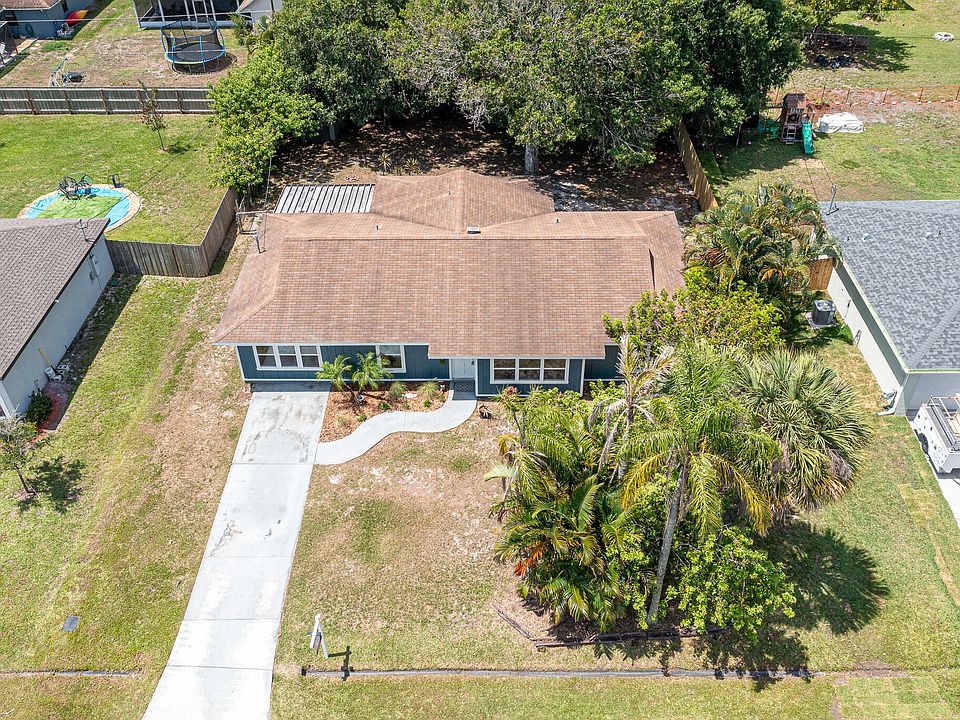 1st image of 846 SE Starflower Avenue