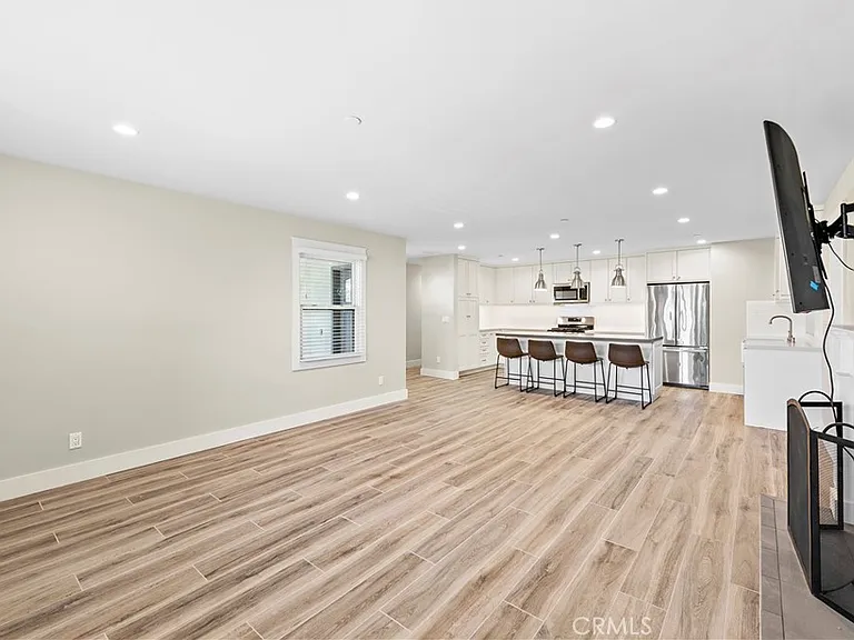 826 Cliff Dr #LOWER — Photo 5