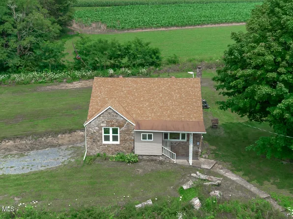 108 Fenchak Rd, Colver, PA 15927