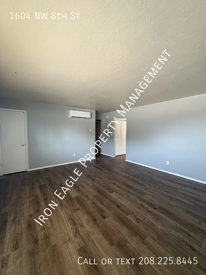 2 bed, 1.0 bath, 850 sqft, $1,295 — Photo 3