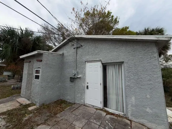 701 N 9th St #B, Fort Pierce, FL 34950