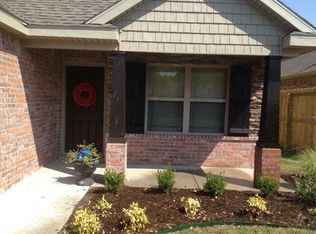 128 E Granada St, Fayetteville, AR 72703