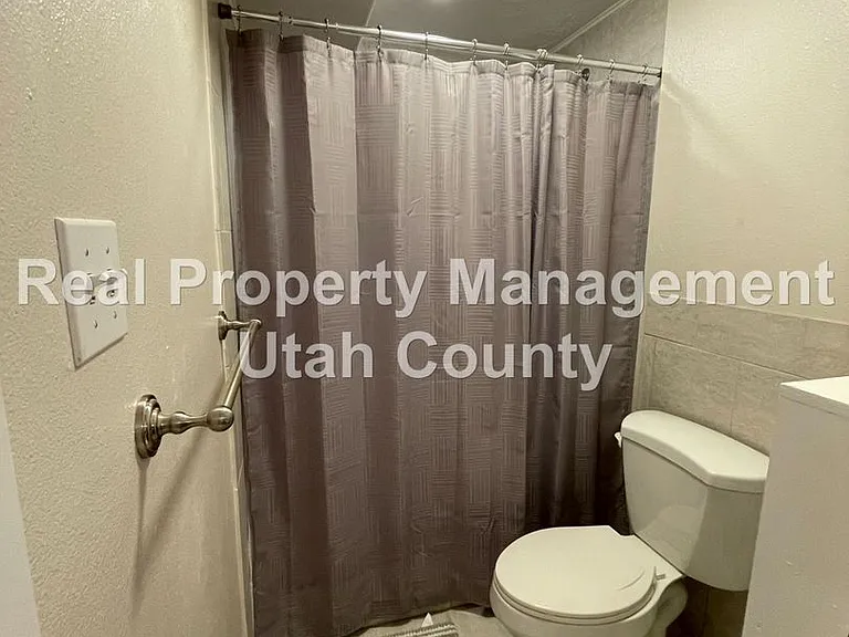 3347 E Kennekuk Ln — Photo 4