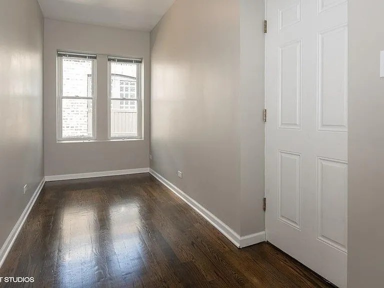 4860 N Rockwell — Photo 11
