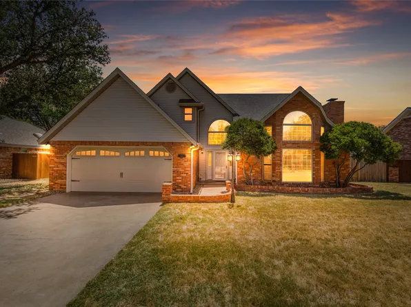817 Arapaho Dr, Burkburnett, TX 76354