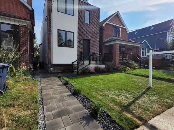 11 Morland Rd, Toronto, ON M6S 2M7
