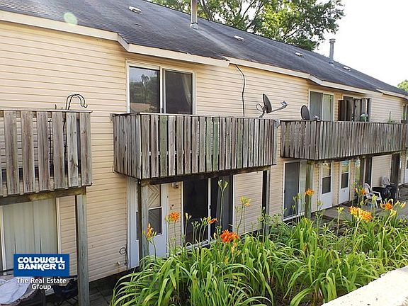 2nd image of 81 Maude Ave APT D