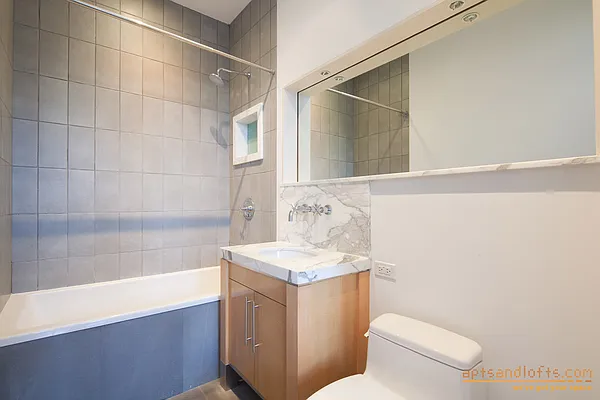 Rented by aptsandlofts.com | media 15