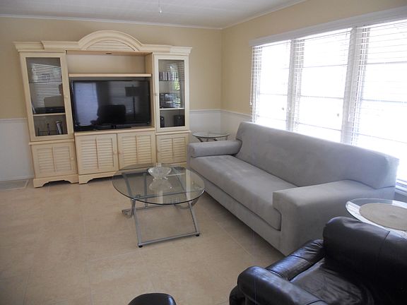 4th image of 2627 Pagoda Dr #1