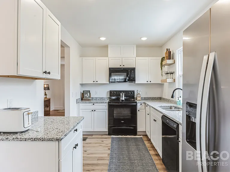 2113 Plaza Dr — Photo 9