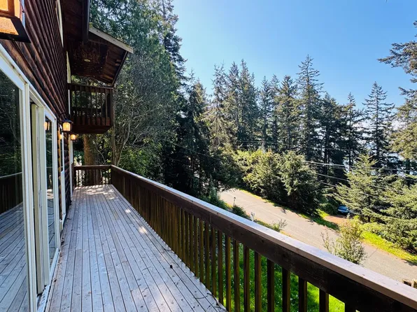 7604 Holiday Blvd, Anacortes, WA 98221