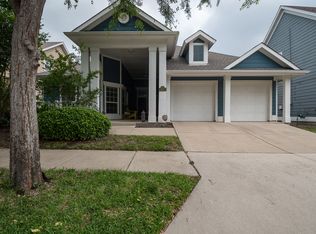 1025 Charleston Ln, Aubrey, TX 76227