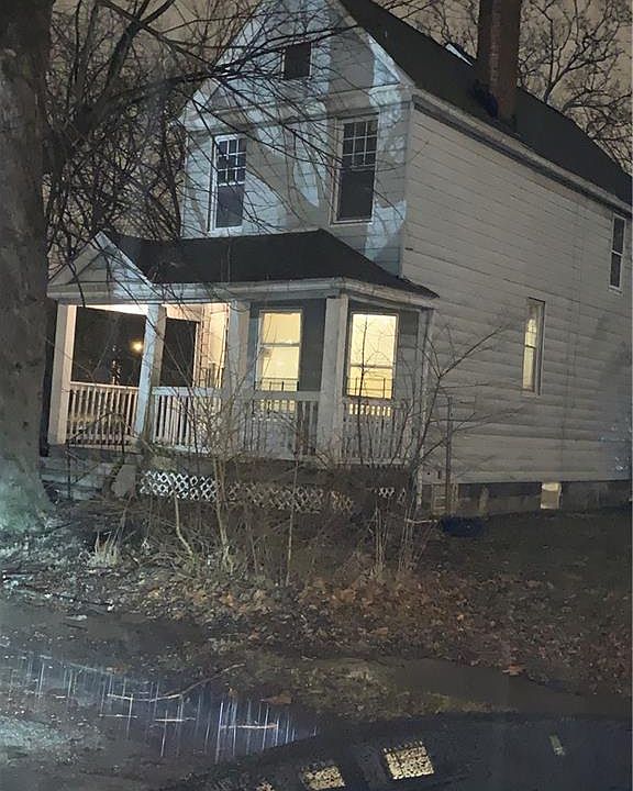 2nd image of 9715 Woodward Ave