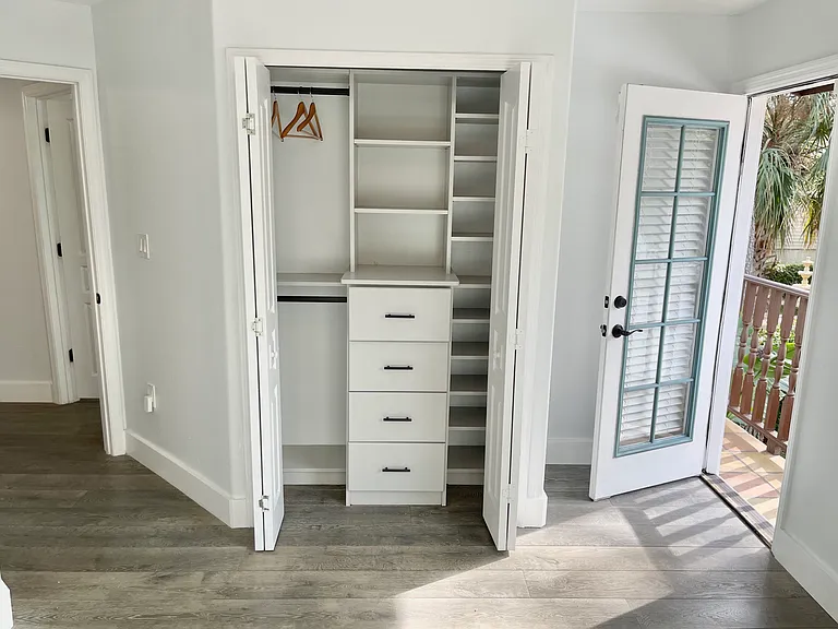 606 E Livingston St — Photo 36