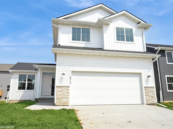 2913 Yordi Dr, Norwalk, IA 50211