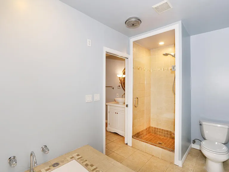 1609 Capistrano Ave — Photo 15