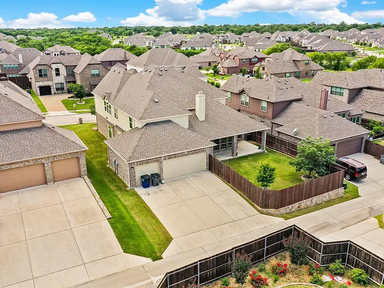 8110 Fenwick Ct — Photo 40