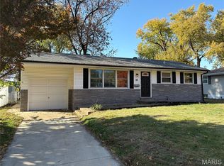 40 Sally Dr, Florissant, MO 63031