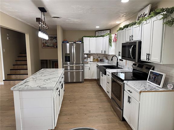 3rd image of 1 Hillcrest Dr