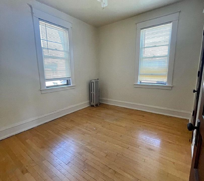 1st image of 3059 N Maryland Ave #D81e3961b