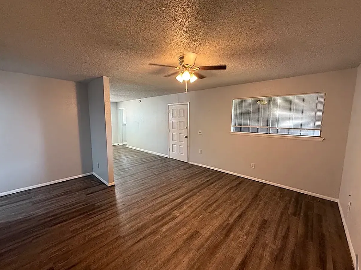 Port 50 Apartments — Photo 2