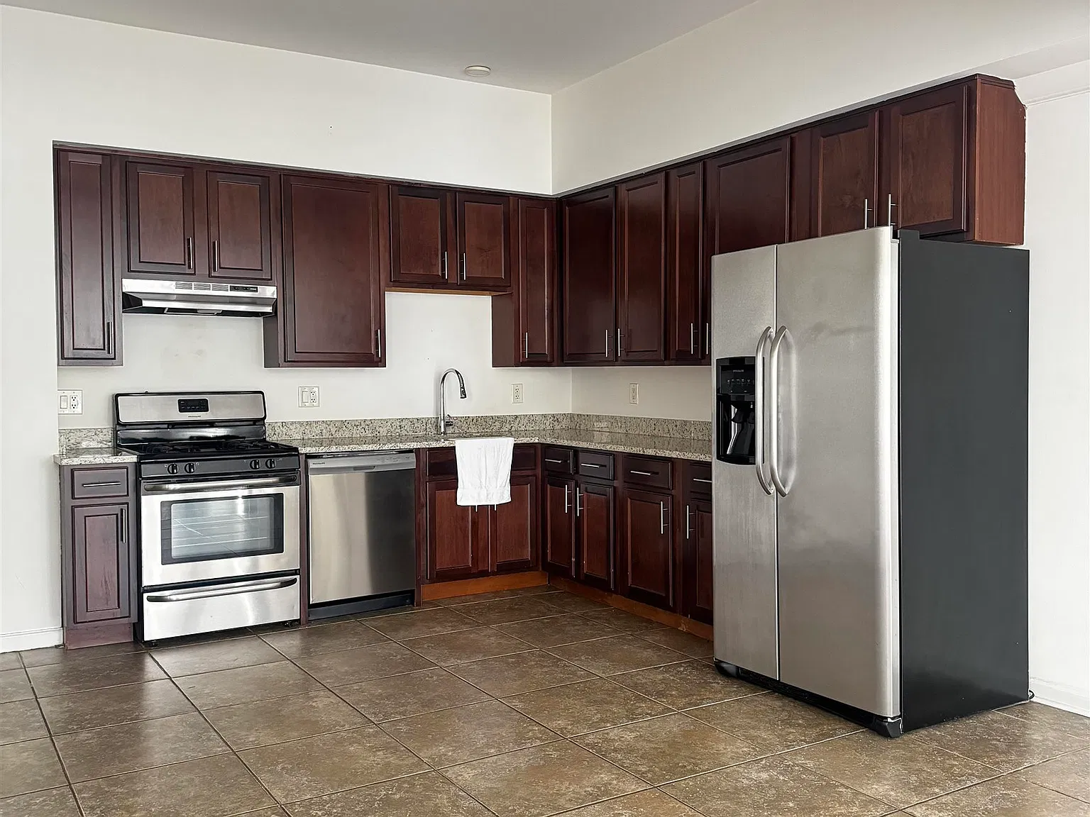 1 bed, 1.0 bath, $2,350 — Photo 4