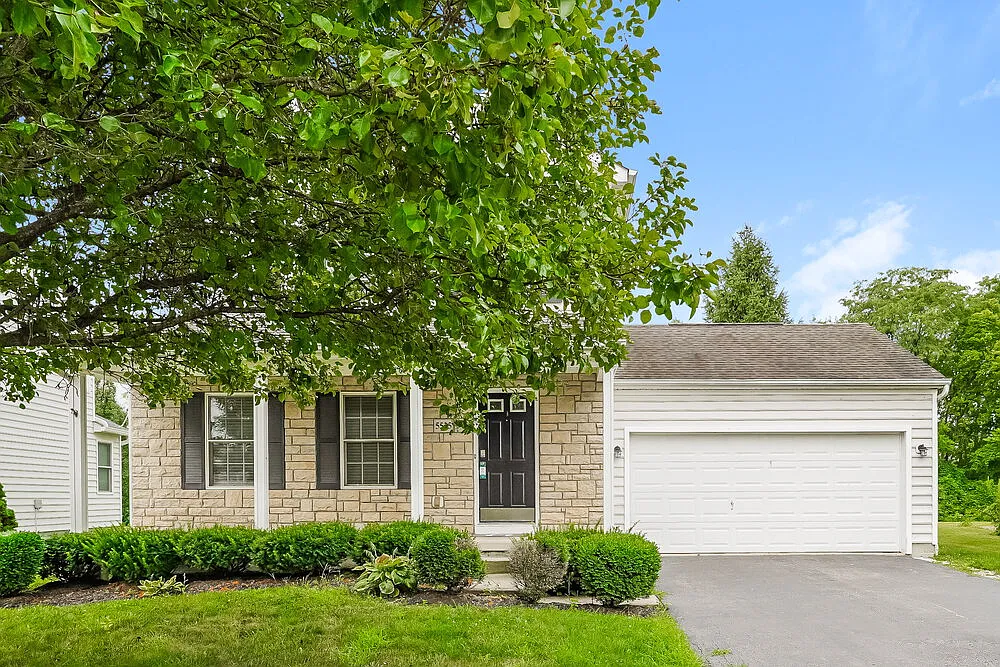 3 bed, 2.5 bath, 1450 sqft, $2,225 — Photo 1