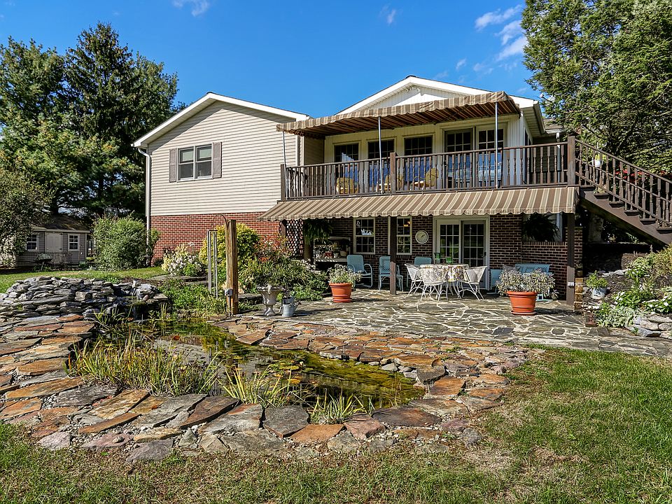 2 levels of outdoor living!