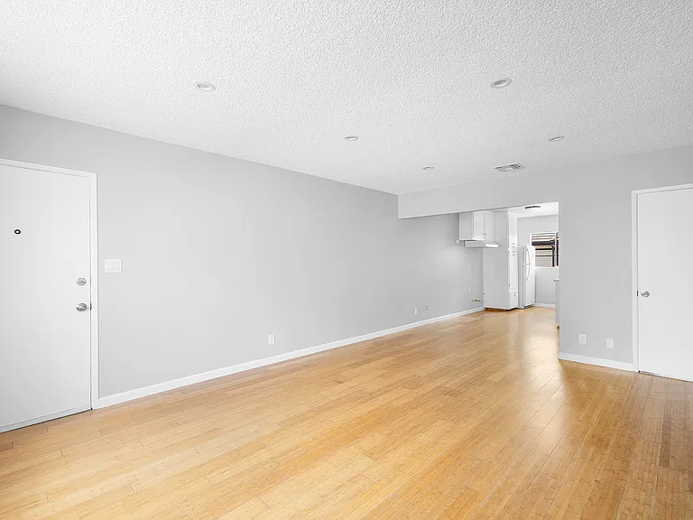 351 Salem St #7 — Photo 6