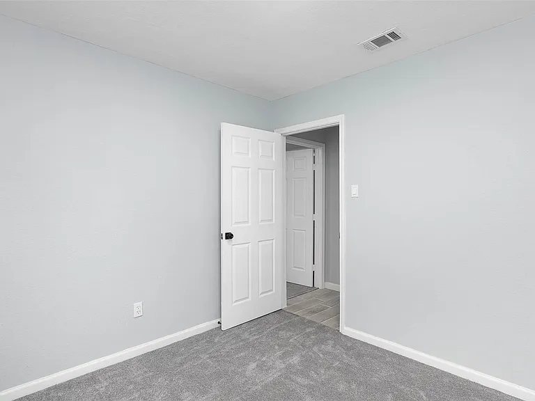 3205 Stallings Dr — Photo 12