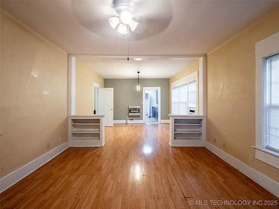 4th image of 408 E Chadick Ave