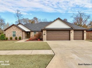 5044 E Talon Trl, Fayetteville, AR 72701
