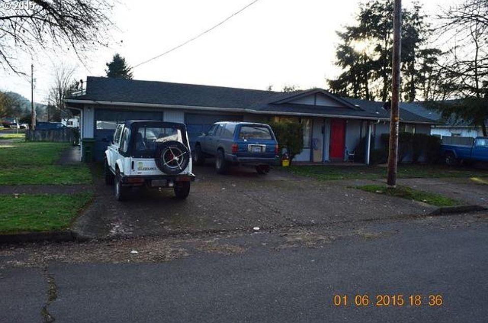 2nd image of 1061 E Jefferson Ave