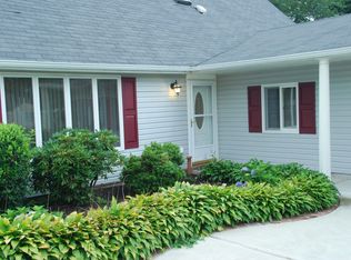 29 Charter Rd, Selden, NY 11784