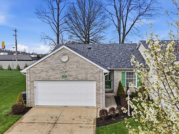3rd image of 920 Greenfield Dr