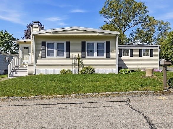 1st image of 3 Holly Rd