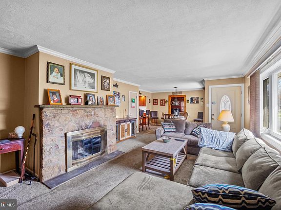 4th image of 190 New Rd